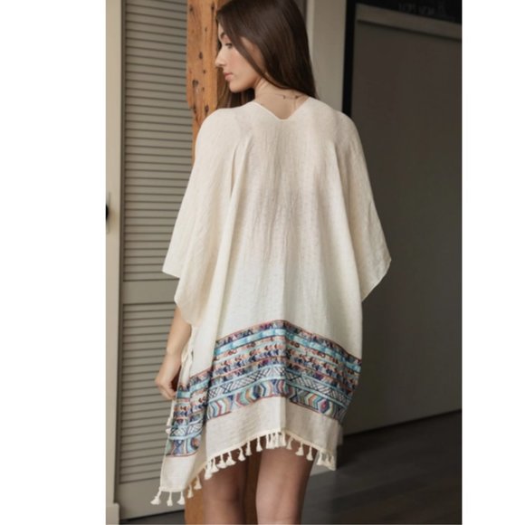 Kimono Embroidered Trim with Tassels color Ivory - Picture 2 of 4